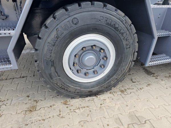 Paus Ciągnik terminalowy
