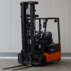 Doosan Elektryczny wózek widłowy 3-kołowy