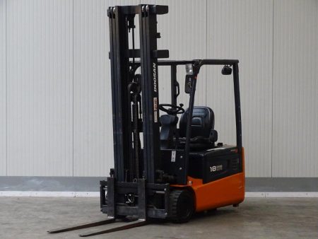 Doosan Elektryczny wózek widłowy 3-kołowy