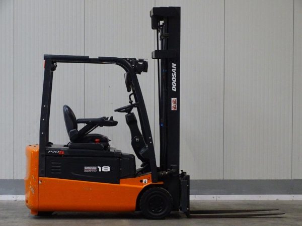 Doosan Elektryczny wózek widłowy 3-kołowy