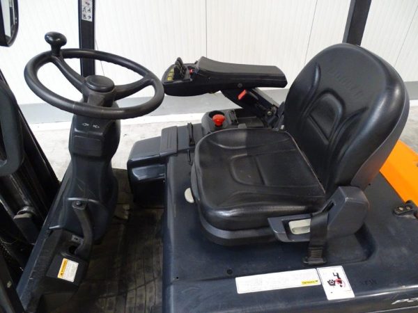 Doosan Elektryczny wózek widłowy 3-kołowy