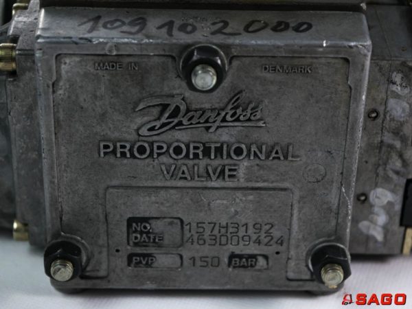 Hydraulika - Typ: DANFOSS Steuerschieber 4-Fach i.T. 463D09424 PVP 150 BAR 24V 157B4128 109102000 157H3192 157B4113 157B6200 343DQ8531 BAUMANN