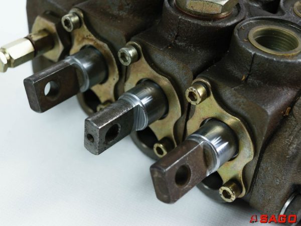 Hydraulika - Typ: Steuerschieber 3fach 78644 VD10B//UOG 622105890  41129  1P 104 Salami