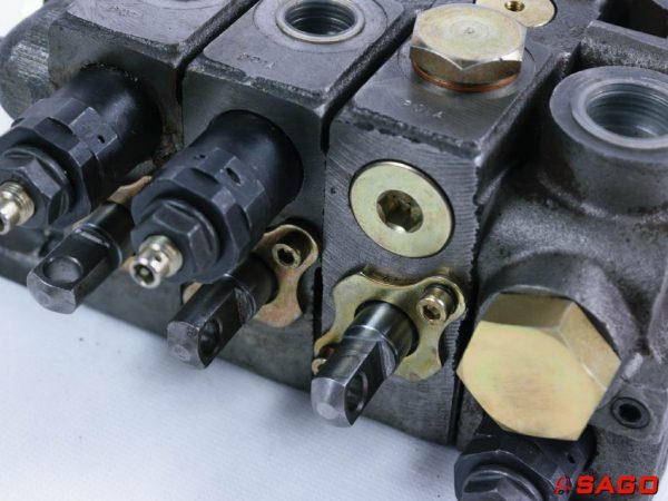 Hydraulika - Typ: Steuerschieber 3fach 116634 VD8A-BDDD-U4G 623500740Q4801 Salami