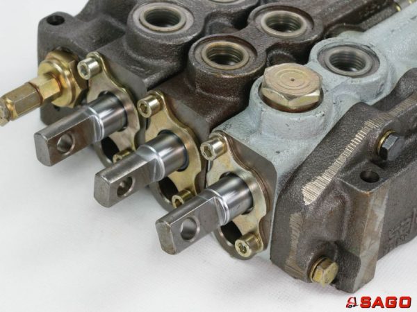 Hydraulika - Typ: Steuerschieber 3fach 82489 VD8B/BDDD/U18 622804250 M00000 Salami