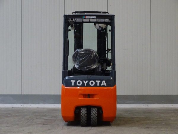 Toyota Elektryczny wózek widłowy 3-kołowy