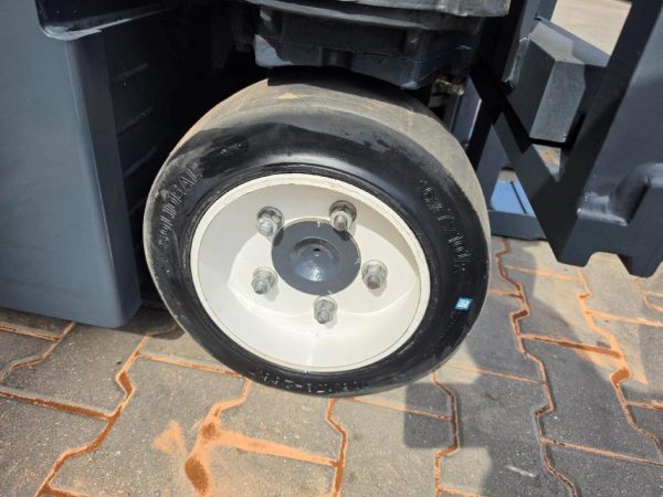 Combilift Wielokierunkowy wózek boczny