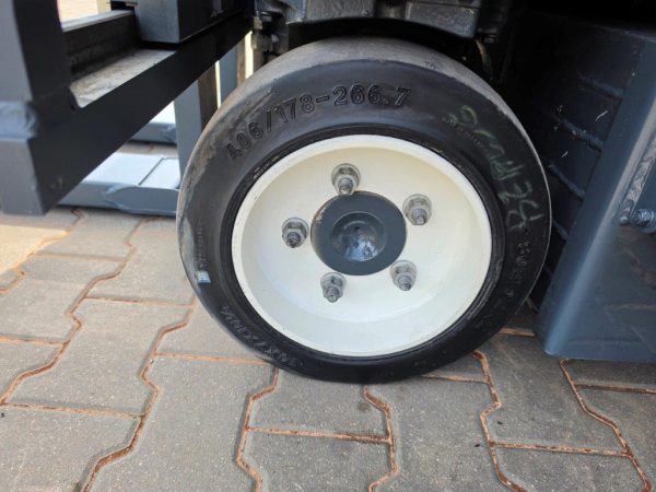Combilift Wielokierunkowy wózek boczny