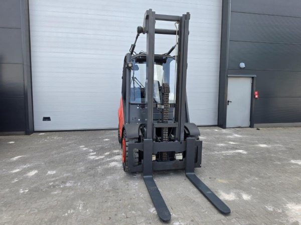 Linde Wózek widłowy czołowy