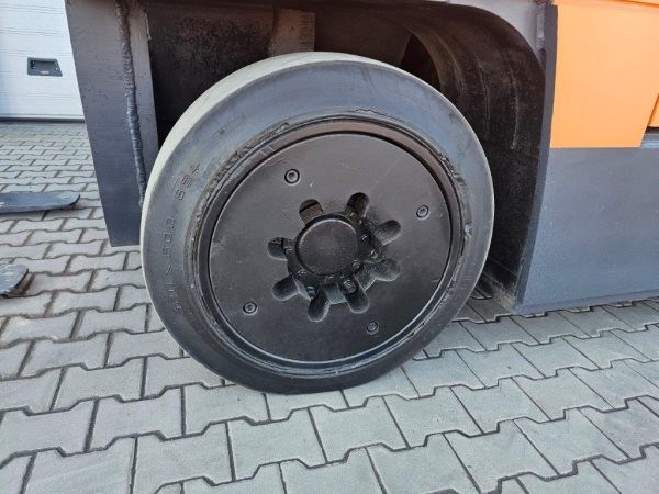 Hubtex Kompaktowy wózek widłowy