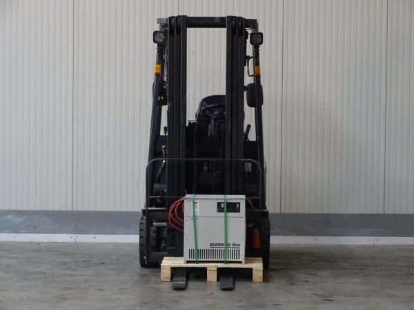 Nissan Elektryczny wózek widłowy 3-kołowy