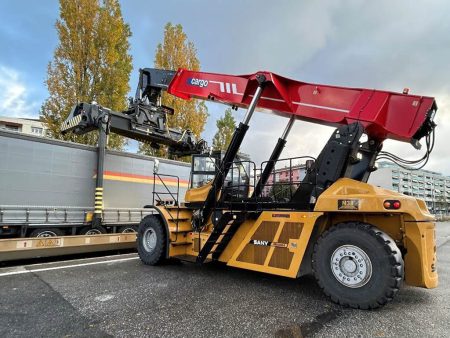 Sany Reach Stacker do pełnych kontenerów