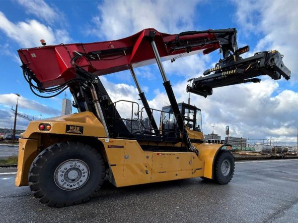 Sany Reach Stacker do pełnych kontenerów